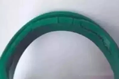 挖機(jī)密封件之五“硬化、龜裂”現(xiàn)象故障
