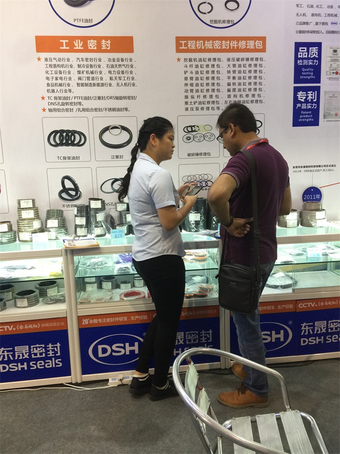 當然，也有不少的國外客戶啦！